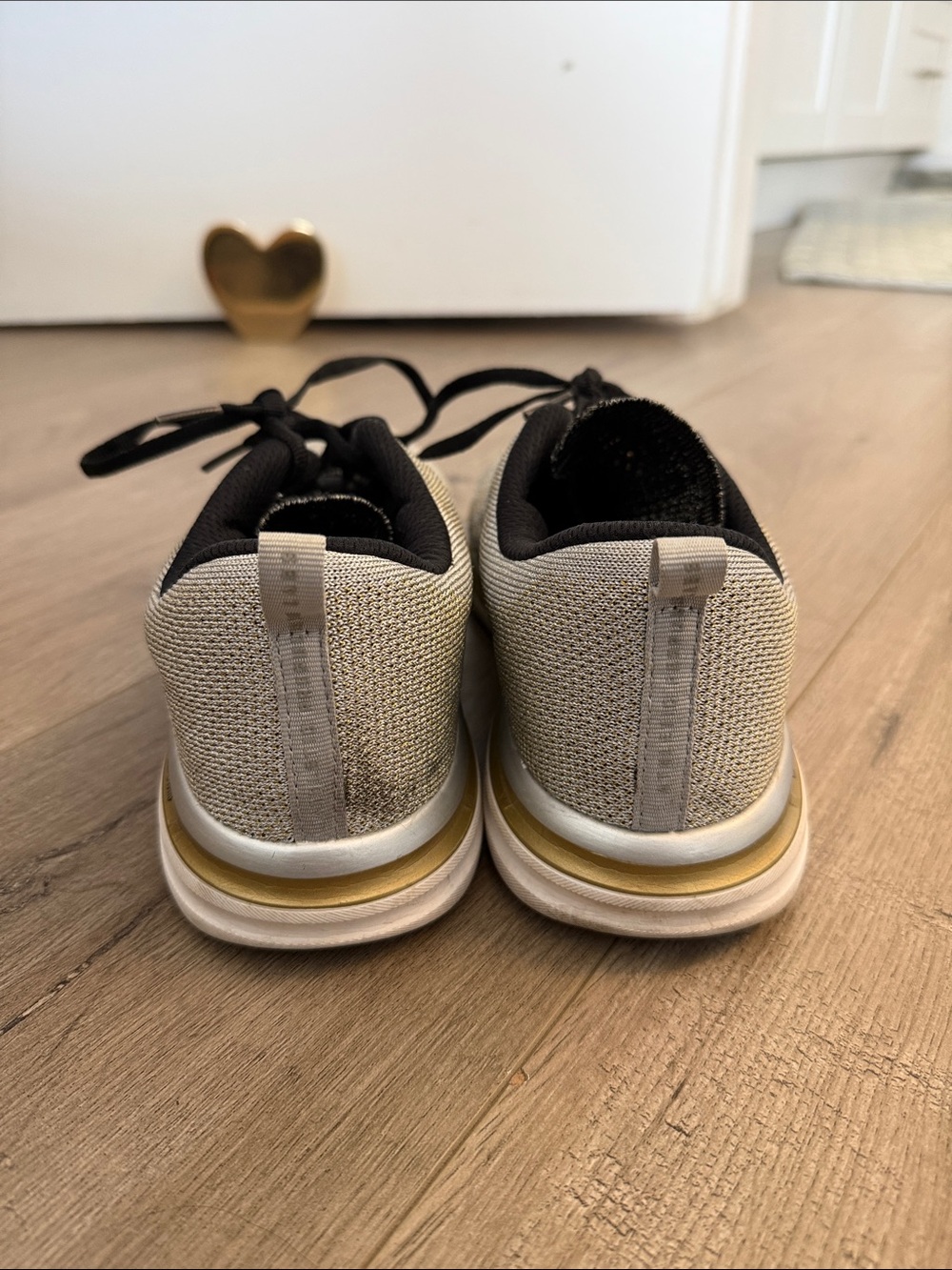 APL | Women's Techloom Pro Shoe Metallic Silver/Gold Size 9.5 - Picture 6 of 7
